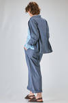giacca al fianco, ampia, in denim leggerissimo di cotone lavato - MANUELLE GUIBAL 