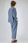 giacca al fianco, ampia, in denim leggerissimo di cotone lavato - MANUELLE GUIBAL 