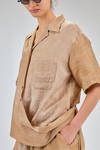 camicia ampia, al fianco, in tela tratta e sfumata di lino, parti in cupro - ZIGGY CHEN 